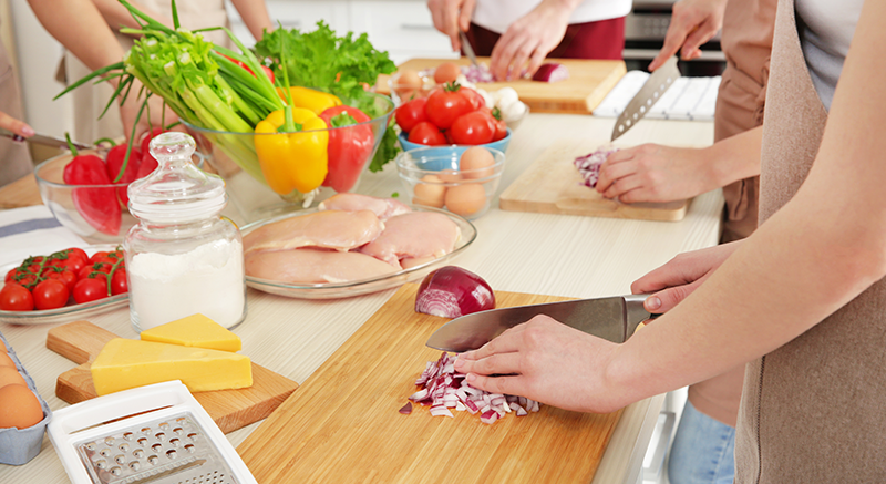 料理教室、商品開発塾の開講