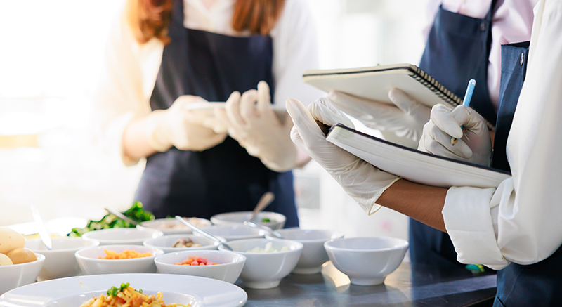 食品メーカー様、小売店様へのオリジナル商品の企画、開発、試作提案など